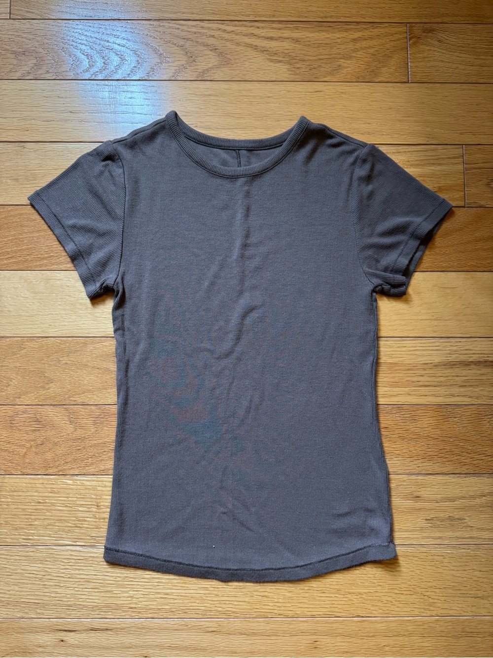 nuuds Women’s Slinky Rib Tee- Mocha, Size M